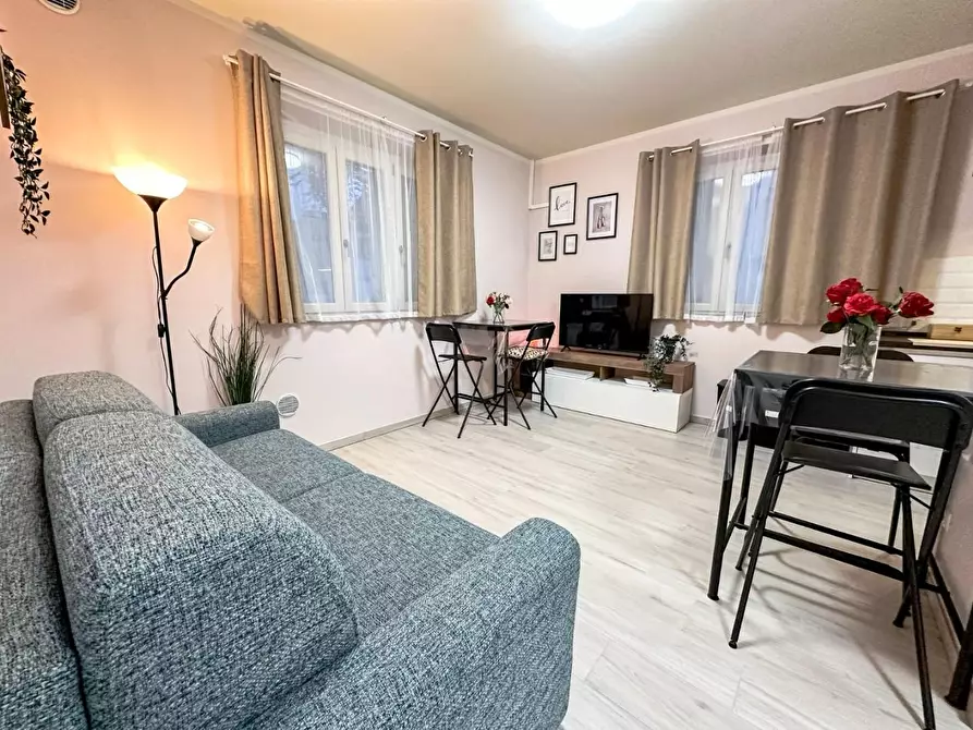 Immagine 48 di Villa in vendita  a Lucca