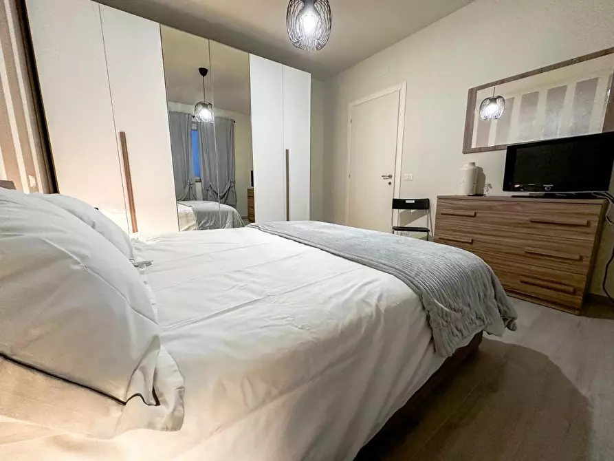 Immagine 52 di Villa in vendita  a Lucca