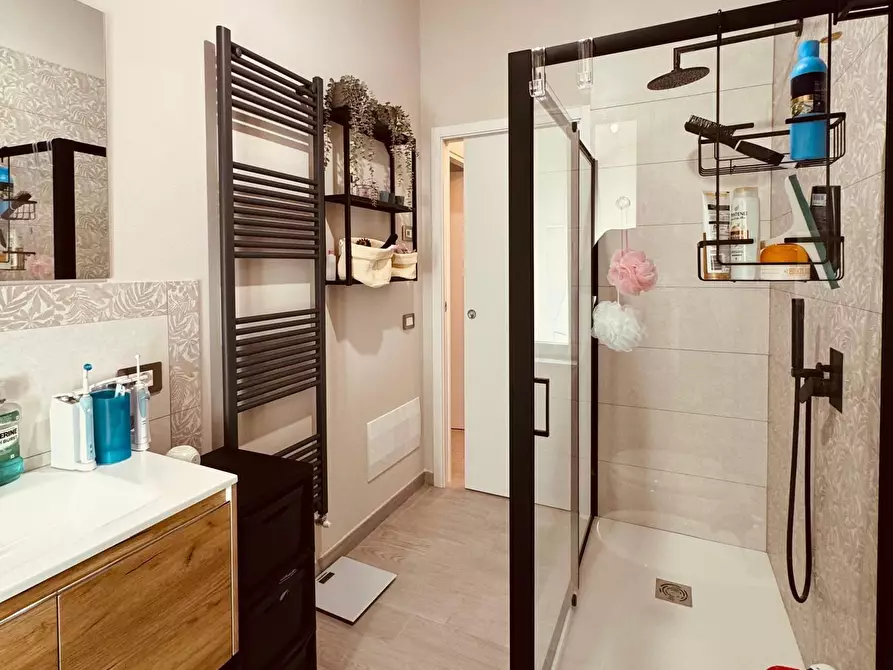 Immagine 27 di Villa in vendita  a Lucca