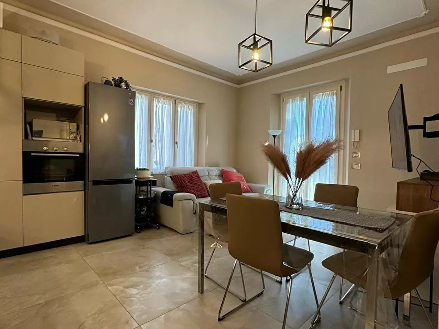 Immagine 10 di Villa in vendita  a Lucca