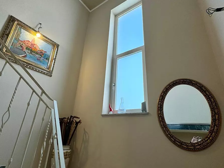 Immagine 13 di Villa in vendita  a Lucca