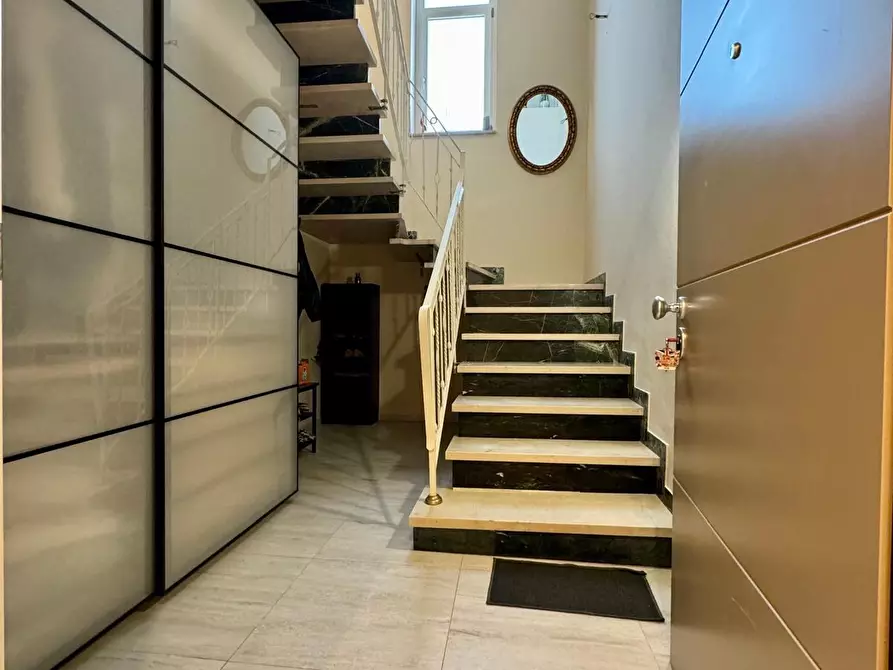 Immagine 12 di Villa in vendita  a Lucca