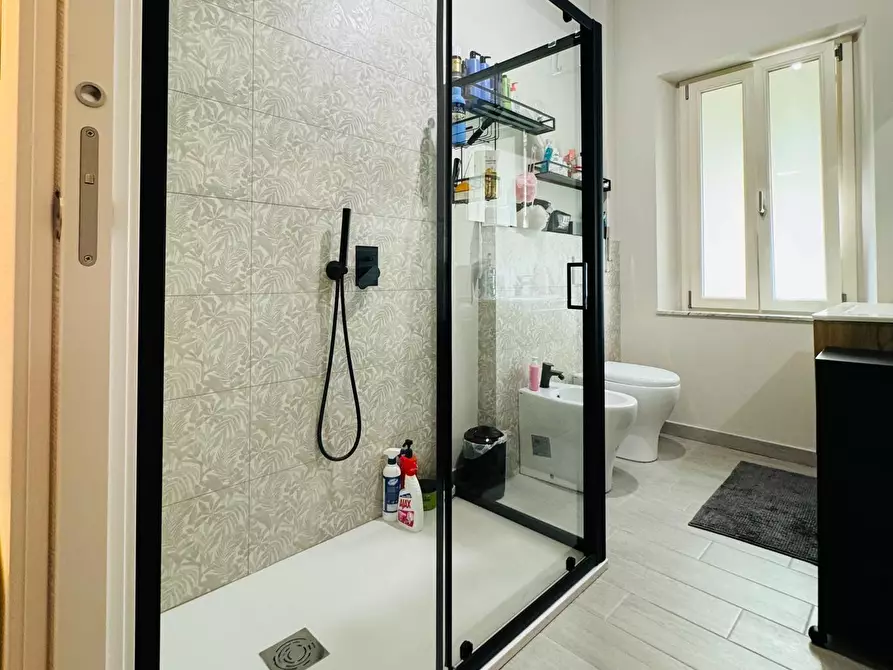 Immagine 26 di Villa in vendita  a Lucca