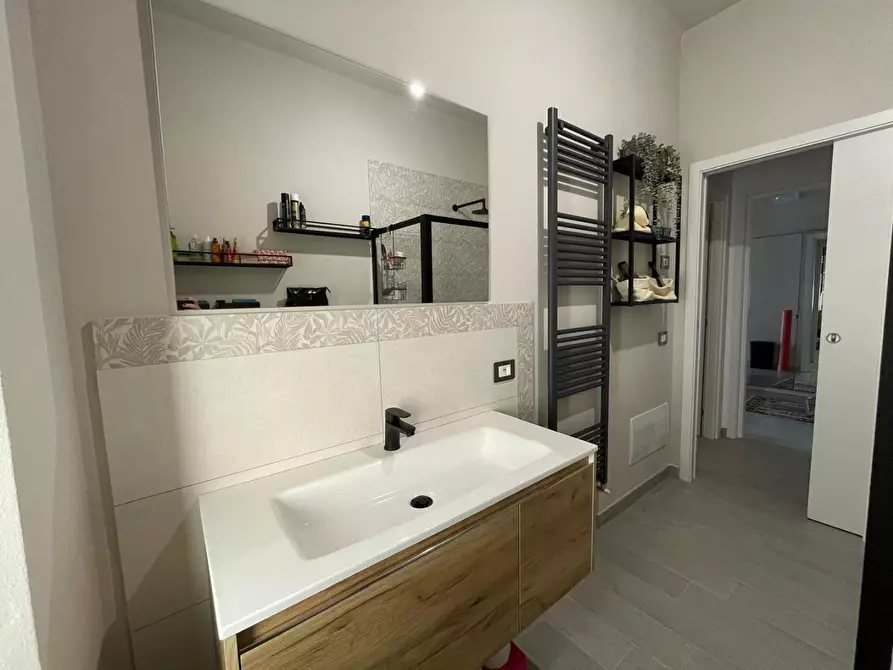 Immagine 38 di Villa in vendita  a Lucca