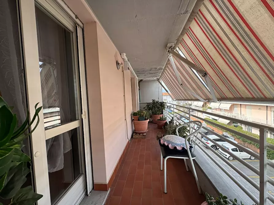 Immagine 2 di Appartamento in vendita  a Viareggio