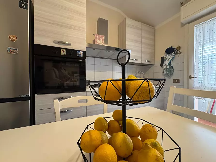 Immagine 5 di Appartamento in vendita  a Viareggio