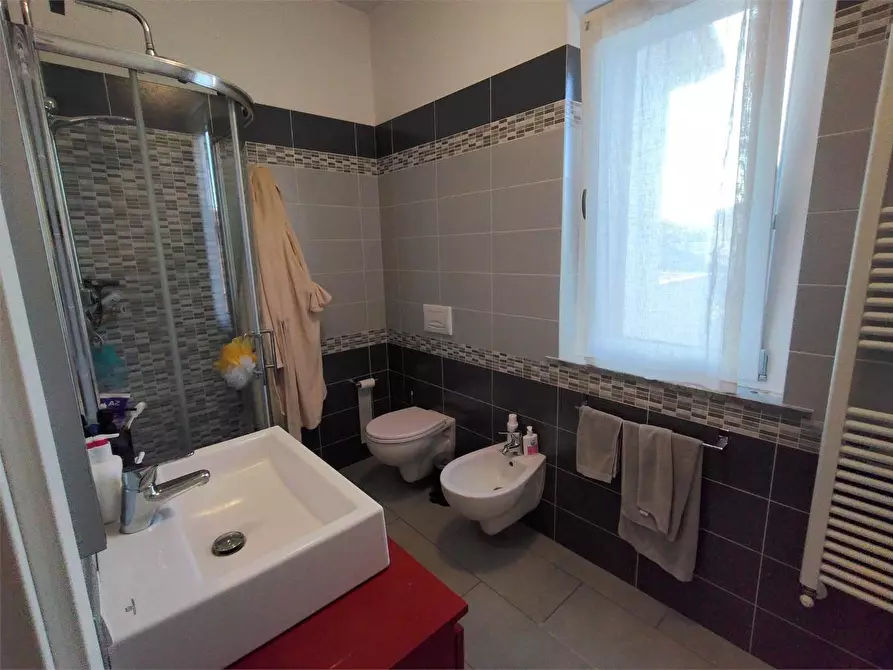 Immagine 17 di Porzione di casa in vendita  a Sarzana