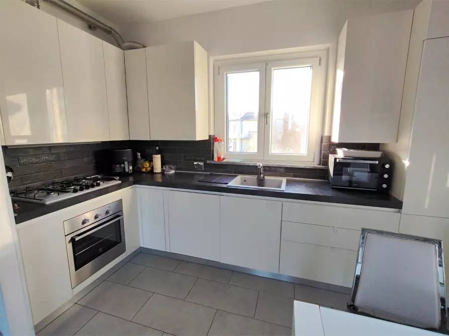 Immagine 1 di Porzione di casa in vendita  a Sarzana