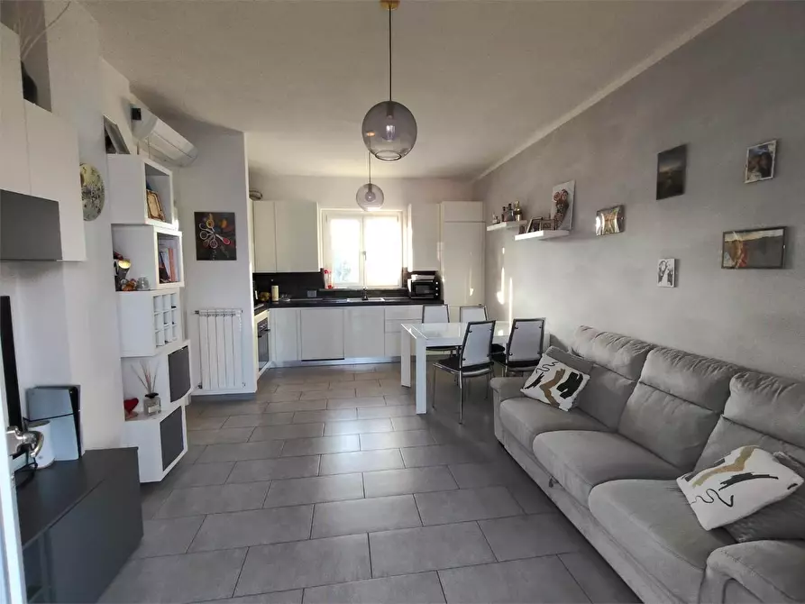 Immagine 7 di Porzione di casa in vendita  a Sarzana