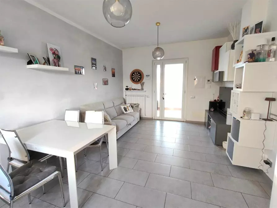 Immagine 3 di Porzione di casa in vendita  a Sarzana