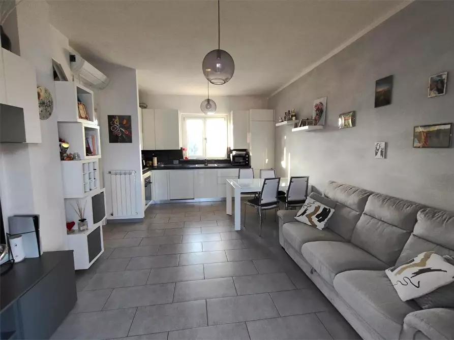 Immagine 8 di Porzione di casa in vendita  a Sarzana