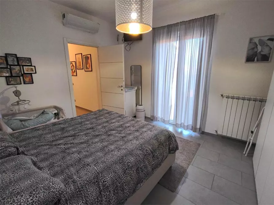 Immagine 13 di Porzione di casa in vendita  a Sarzana