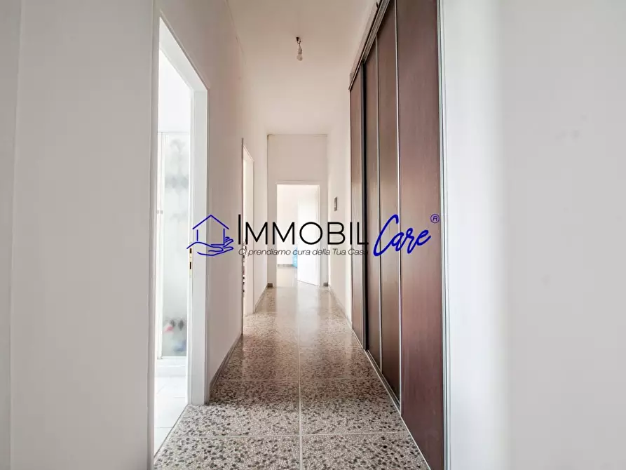 Immagine 2 di Appartamento in vendita  a Livorno