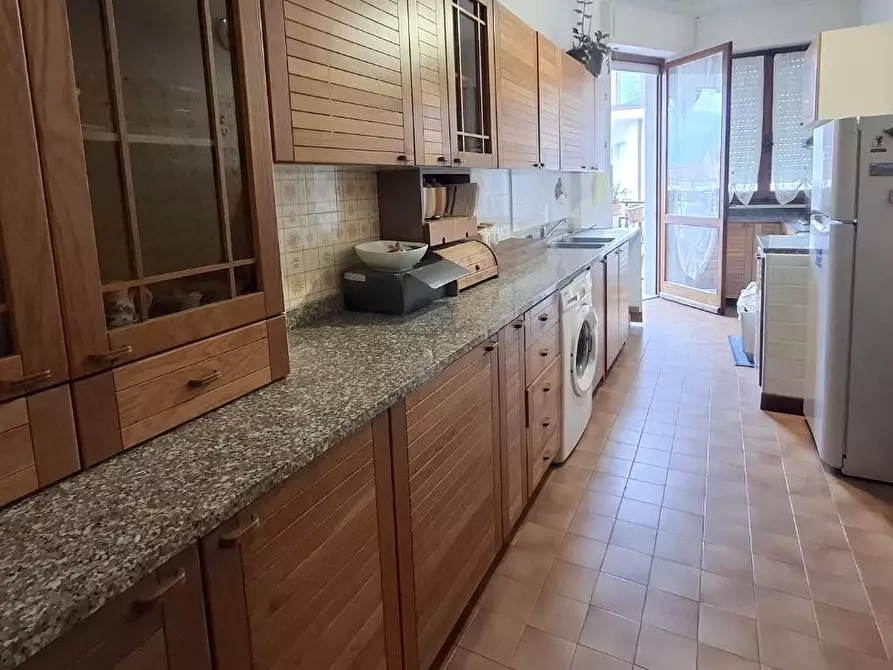 Immagine 18 di Appartamento in vendita  a Carrara