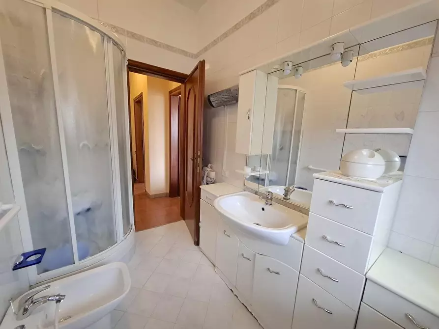 Immagine 34 di Appartamento in vendita  a Carrara