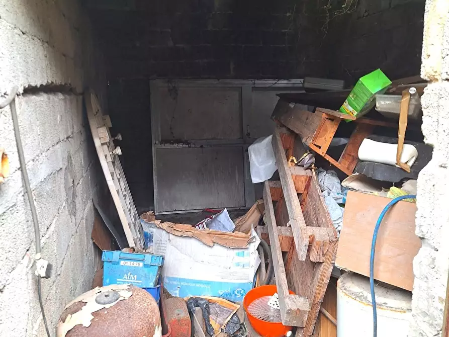 Immagine 7 di Magazzino in affitto  a Capannori