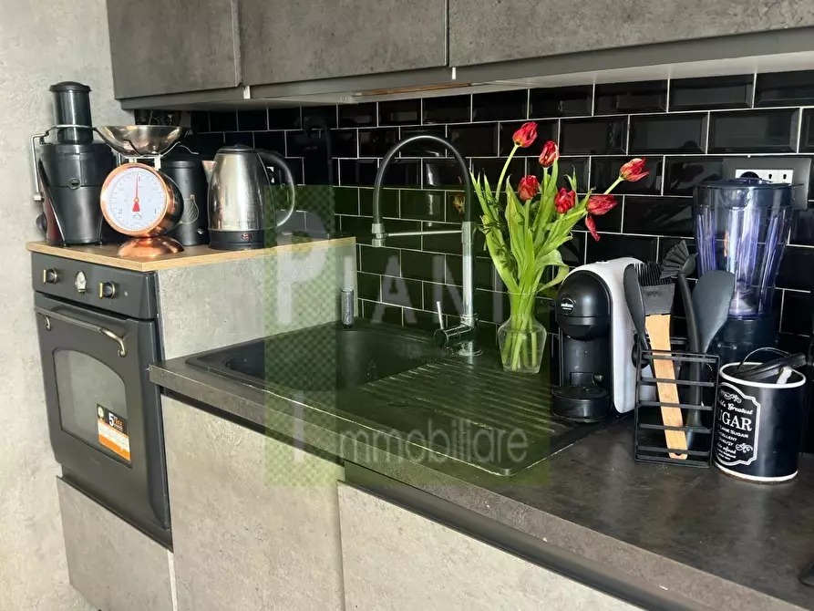 Immagine 4 di Appartamento in vendita  a Livorno