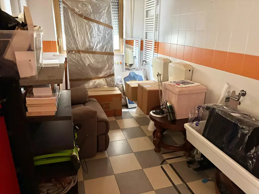 Immagine 10 di Locale commerciale in vendita  a San Miniato