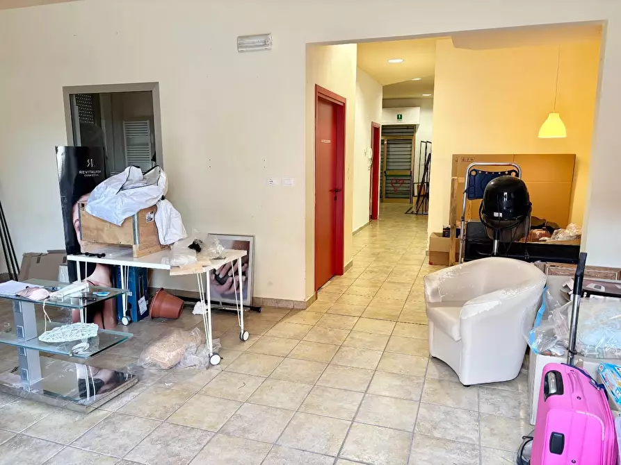 Immagine 9 di Locale commerciale in vendita  a San Miniato