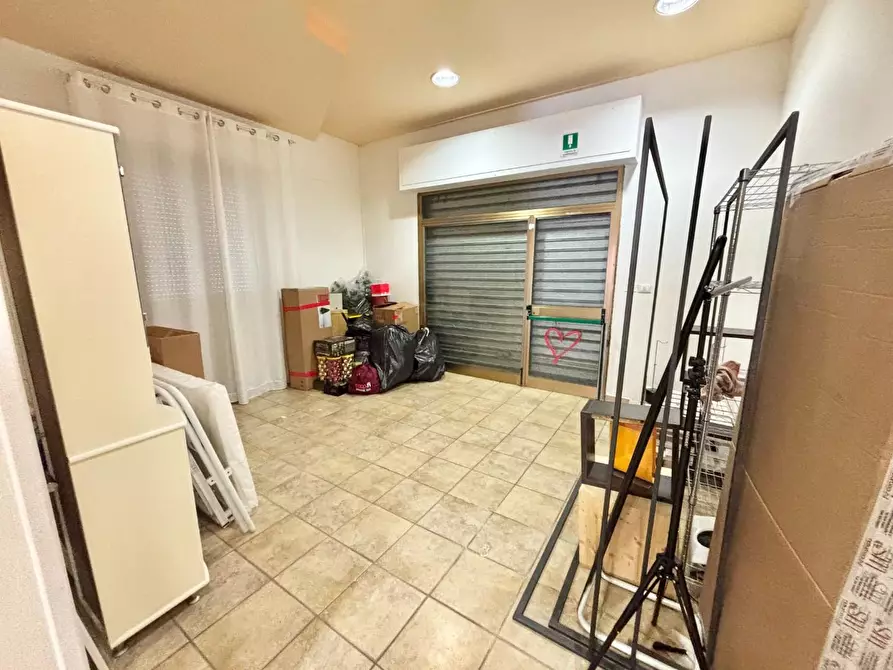 Immagine 3 di Locale commerciale in vendita  a San Miniato