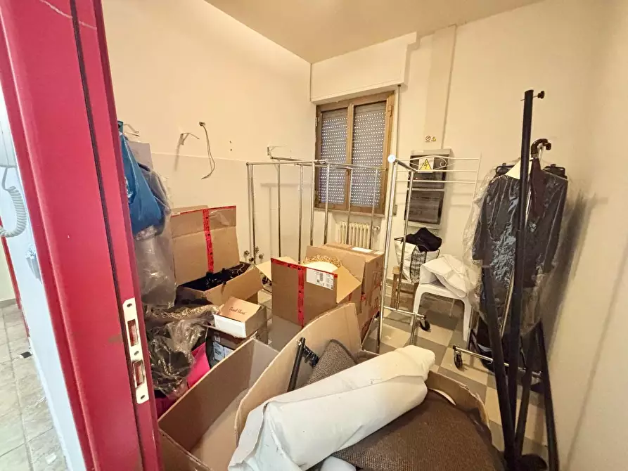 Immagine 4 di Locale commerciale in vendita  a San Miniato