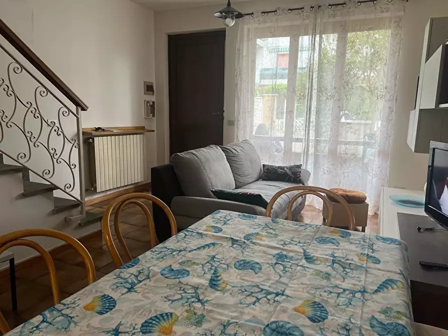 Immagine 4 di Villetta a schiera in vendita  a Massa