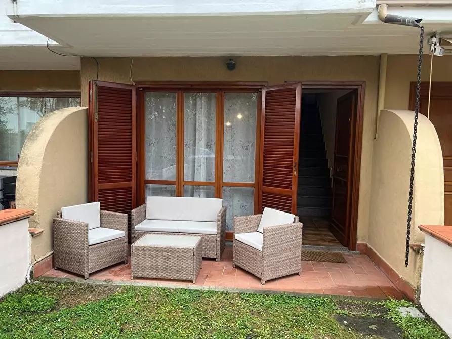 Immagine 2 di Villetta a schiera in vendita  a Massa