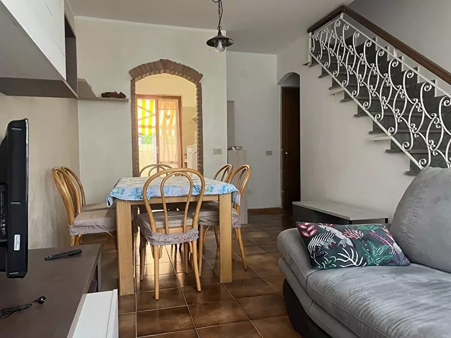 Immagine 5 di Villetta a schiera in vendita  a Massa