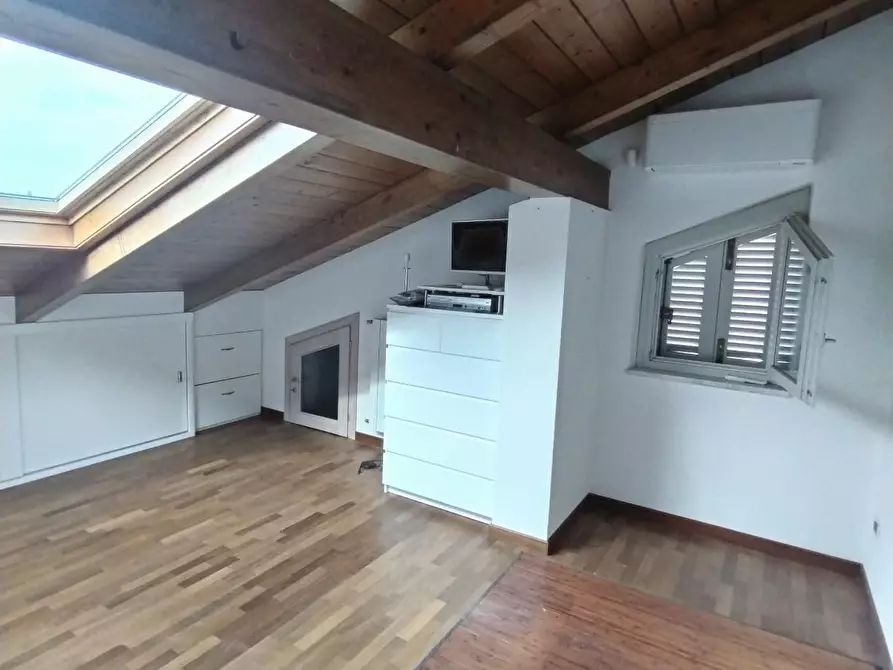 Immagine 27 di Appartamento in vendita  a Massa