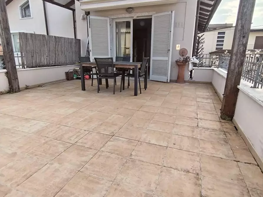 Immagine 6 di Appartamento in vendita  a Massa