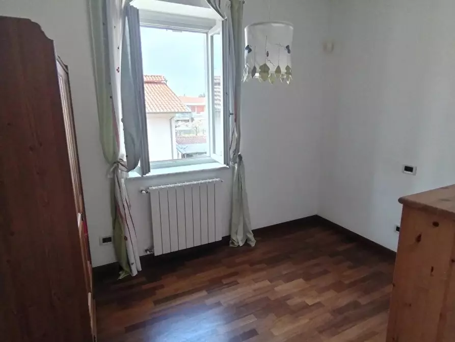 Immagine 17 di Appartamento in vendita  a Massa