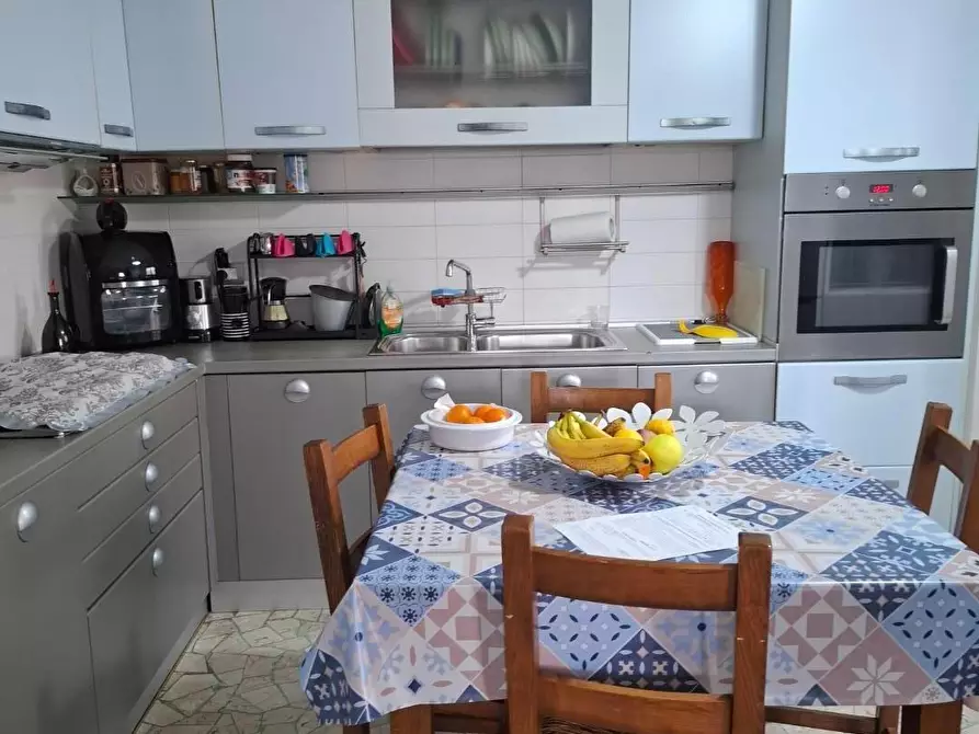 Immagine 3 di Appartamento in vendita  a Pietrasanta