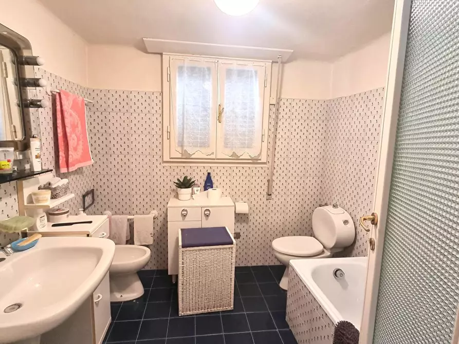 Immagine 14 di Appartamento in vendita  a Viareggio