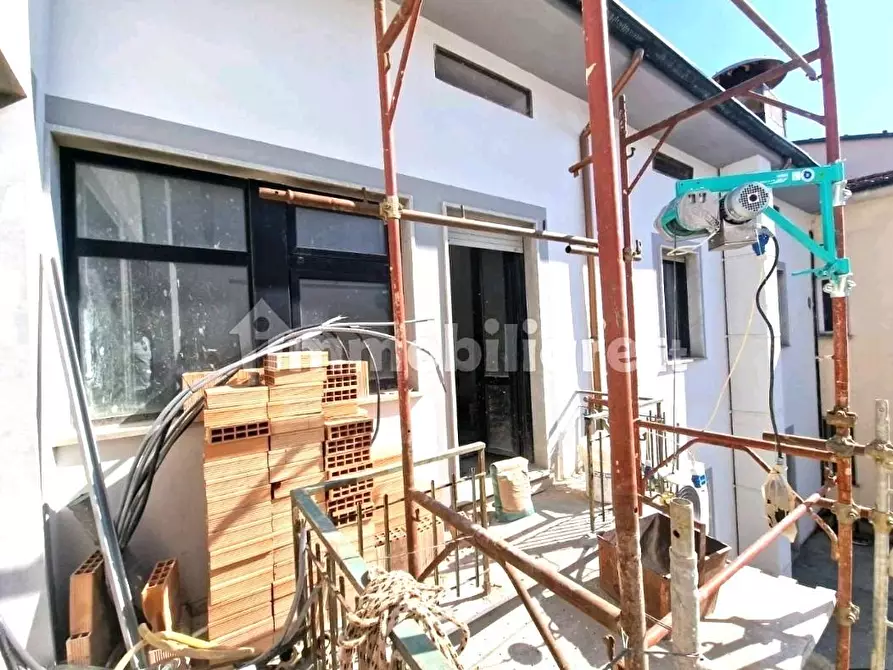 Immagine 19 di Appartamento in vendita  a Viareggio