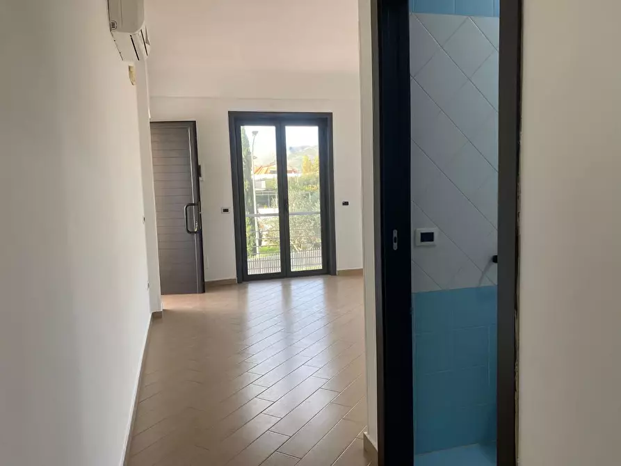 Immagine 8 di Ufficio in affitto  a Formia