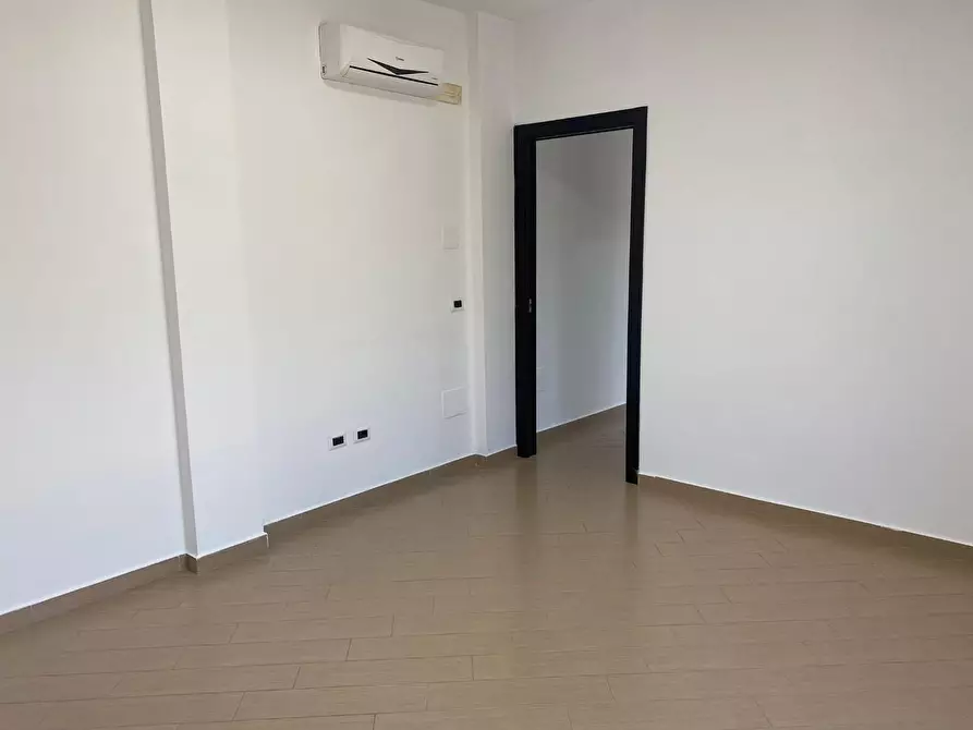 Immagine 7 di Ufficio in affitto  a Formia