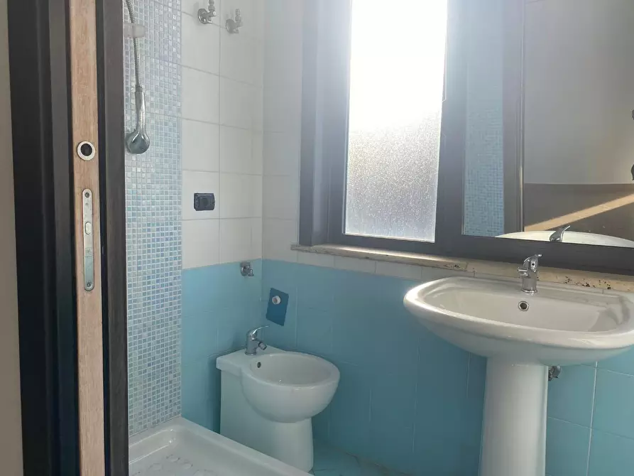 Immagine 7 di Negozio in affitto  a Formia