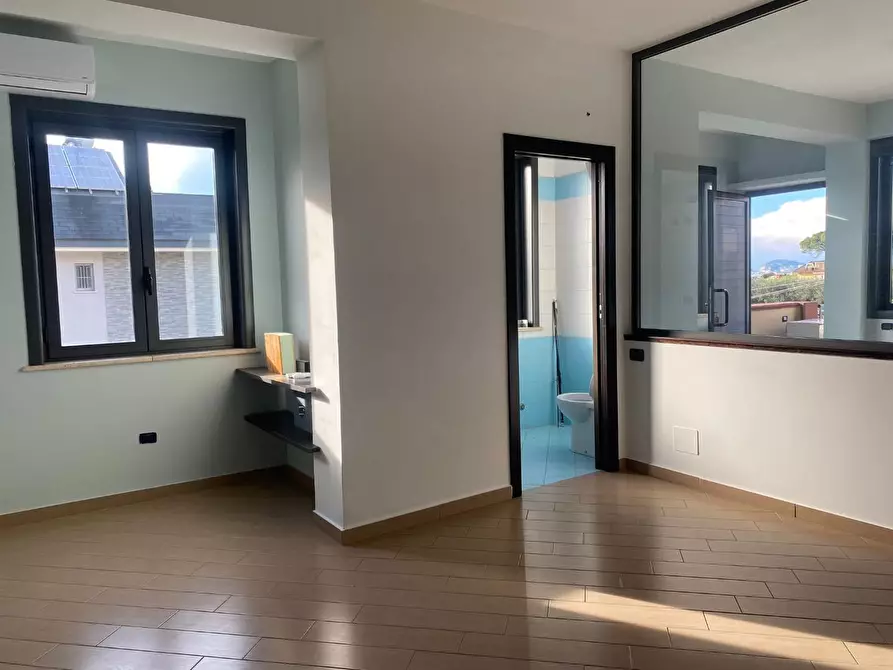 Immagine 5 di Negozio in affitto  a Formia