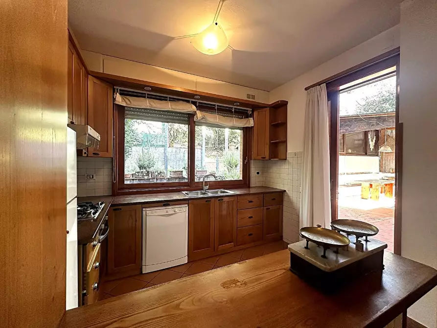 Immagine 10 di Casa bifamiliare in vendita  a Livorno