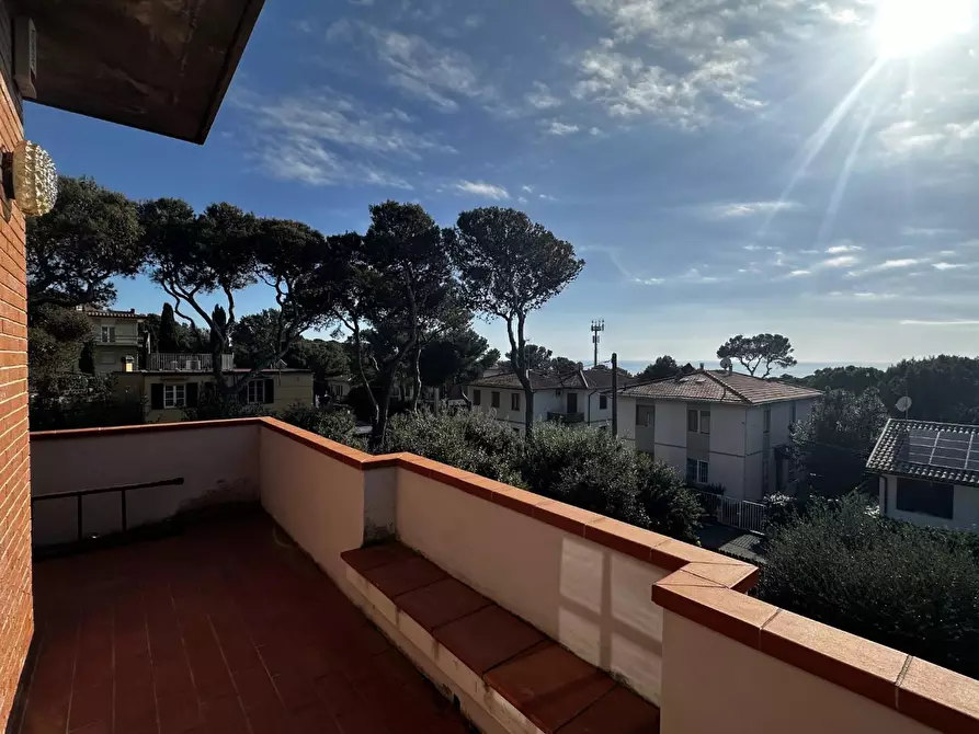 Immagine 4 di Casa bifamiliare in vendita  a Livorno