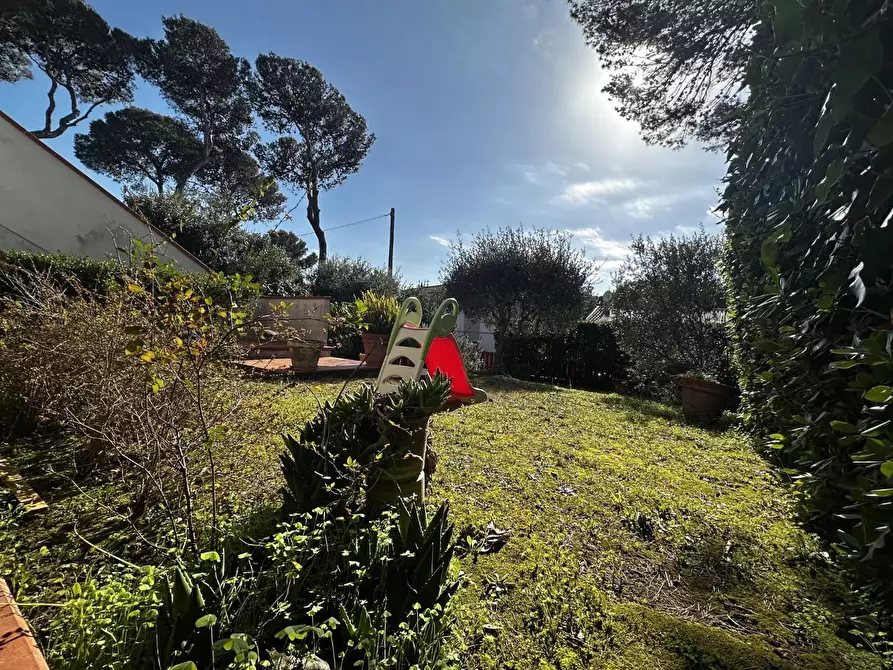 Immagine 6 di Casa bifamiliare in vendita  a Livorno