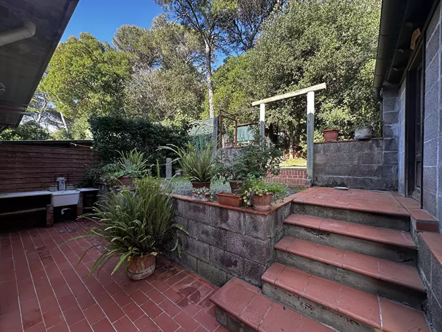 Immagine 37 di Casa bifamiliare in vendita  a Livorno