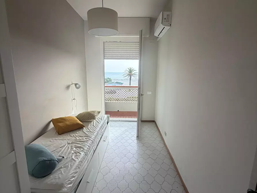 Immagine 6 di Appartamento in affitto  a Carrara