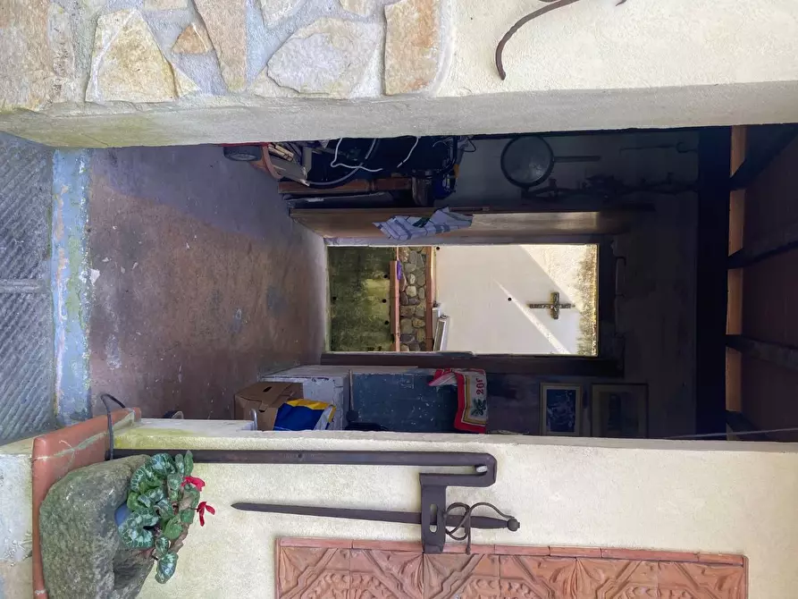 Immagine 59 di Casa colonica in vendita  a Massarosa
