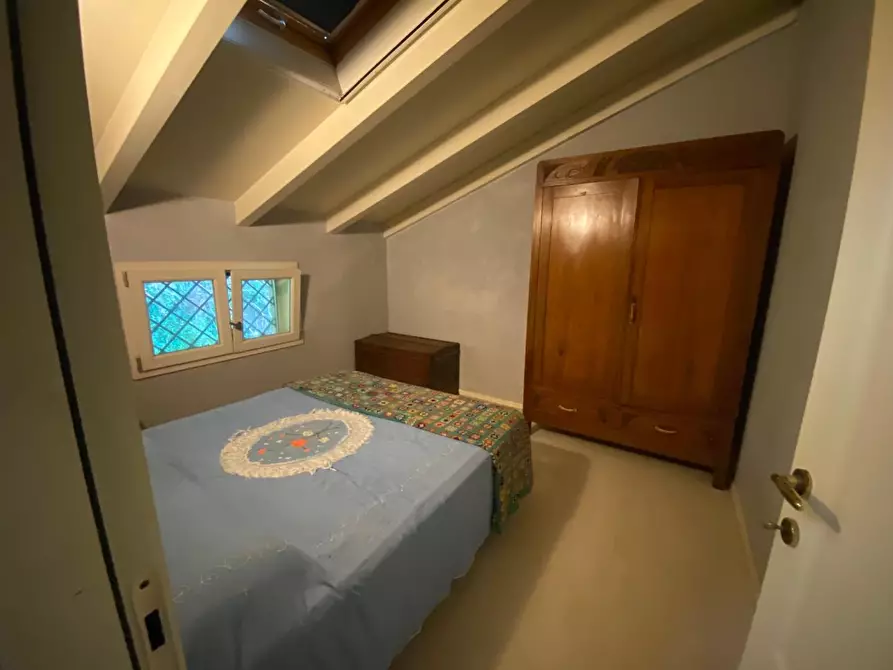 Immagine 10 di Casa colonica in vendita  a Massarosa