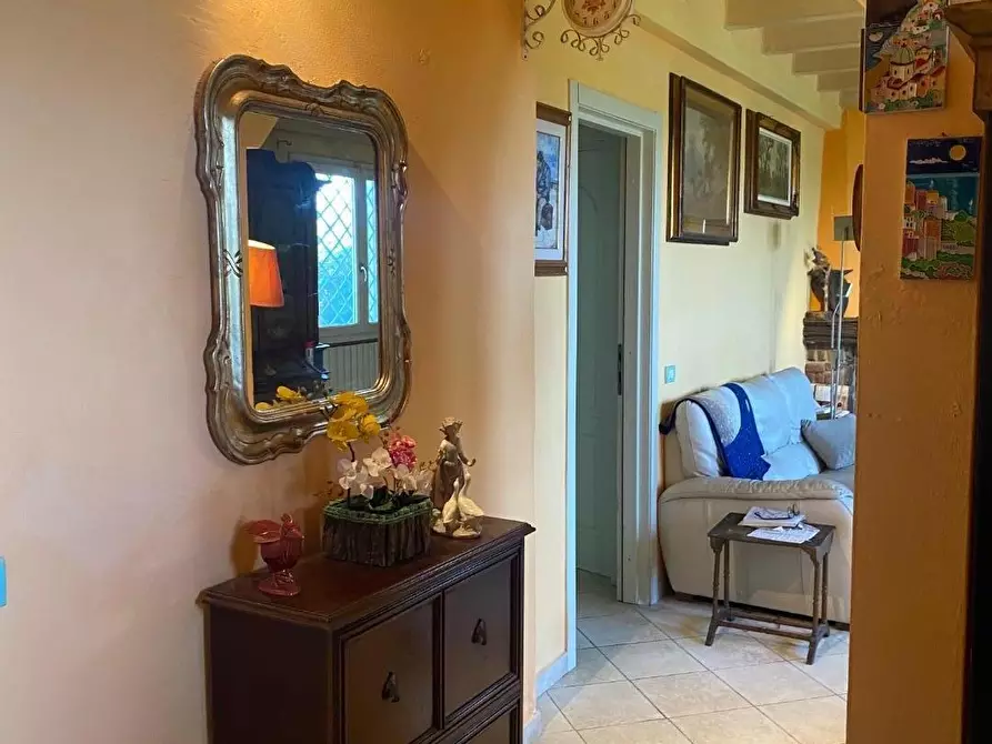 Immagine 35 di Casa colonica in vendita  a Massarosa