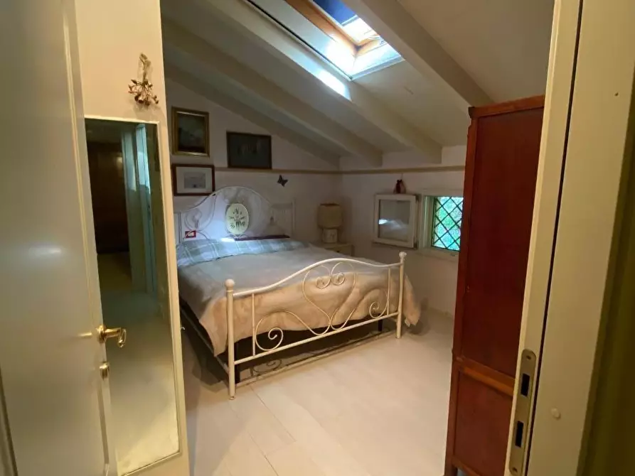 Immagine 14 di Casa colonica in vendita  a Massarosa