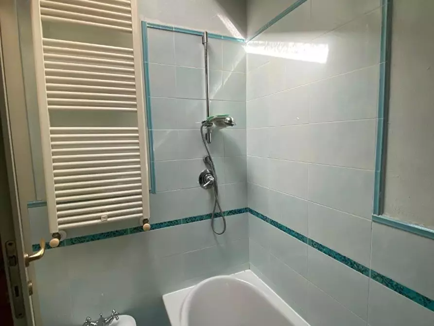 Immagine 29 di Casa colonica in vendita  a Massarosa