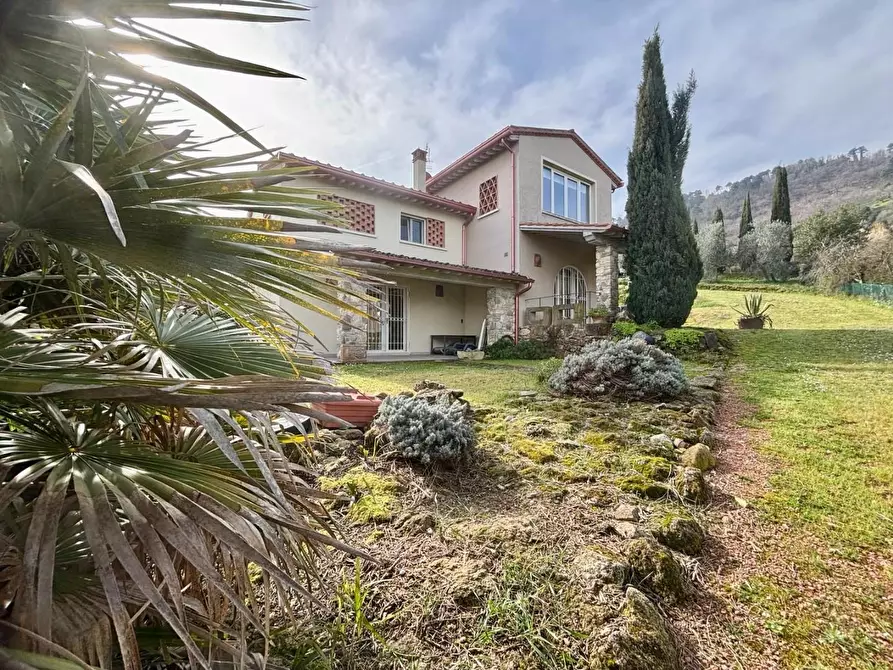 Immagine 2 di Villa in vendita  a Chianni