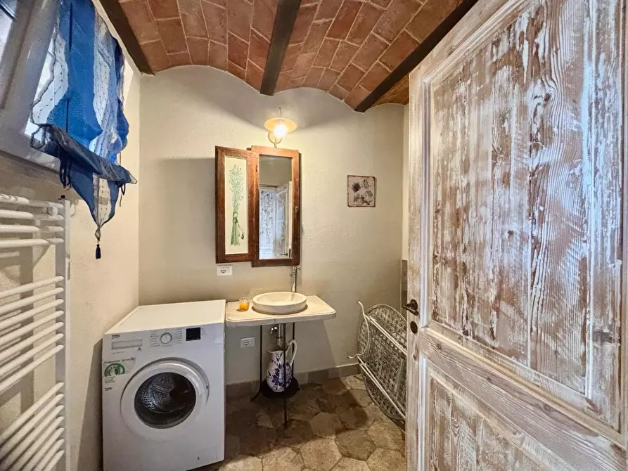 Immagine 33 di Villa in vendita  a Chianni